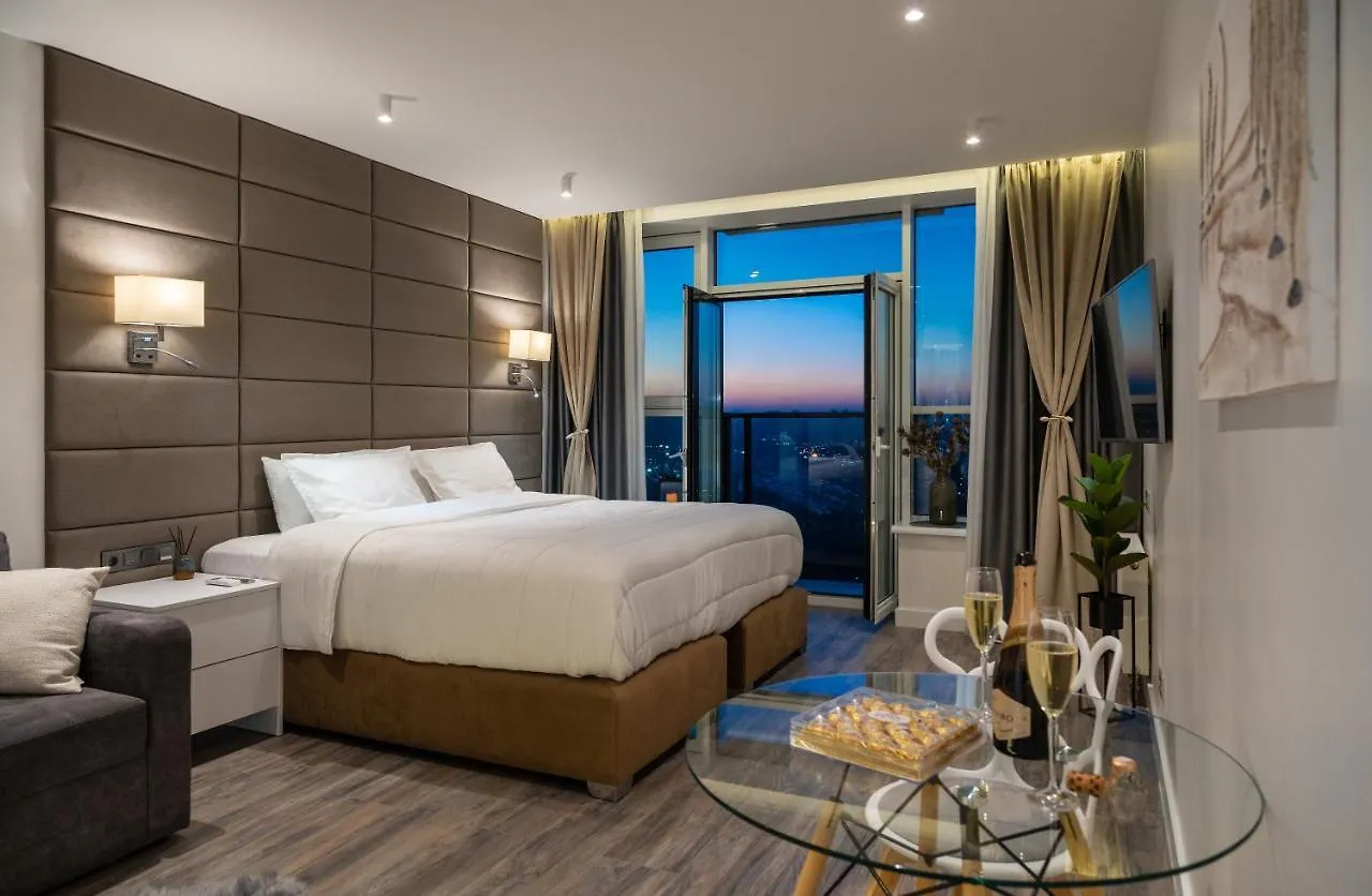 Victory-21 Luxury Apartment Center Киев 0*,
